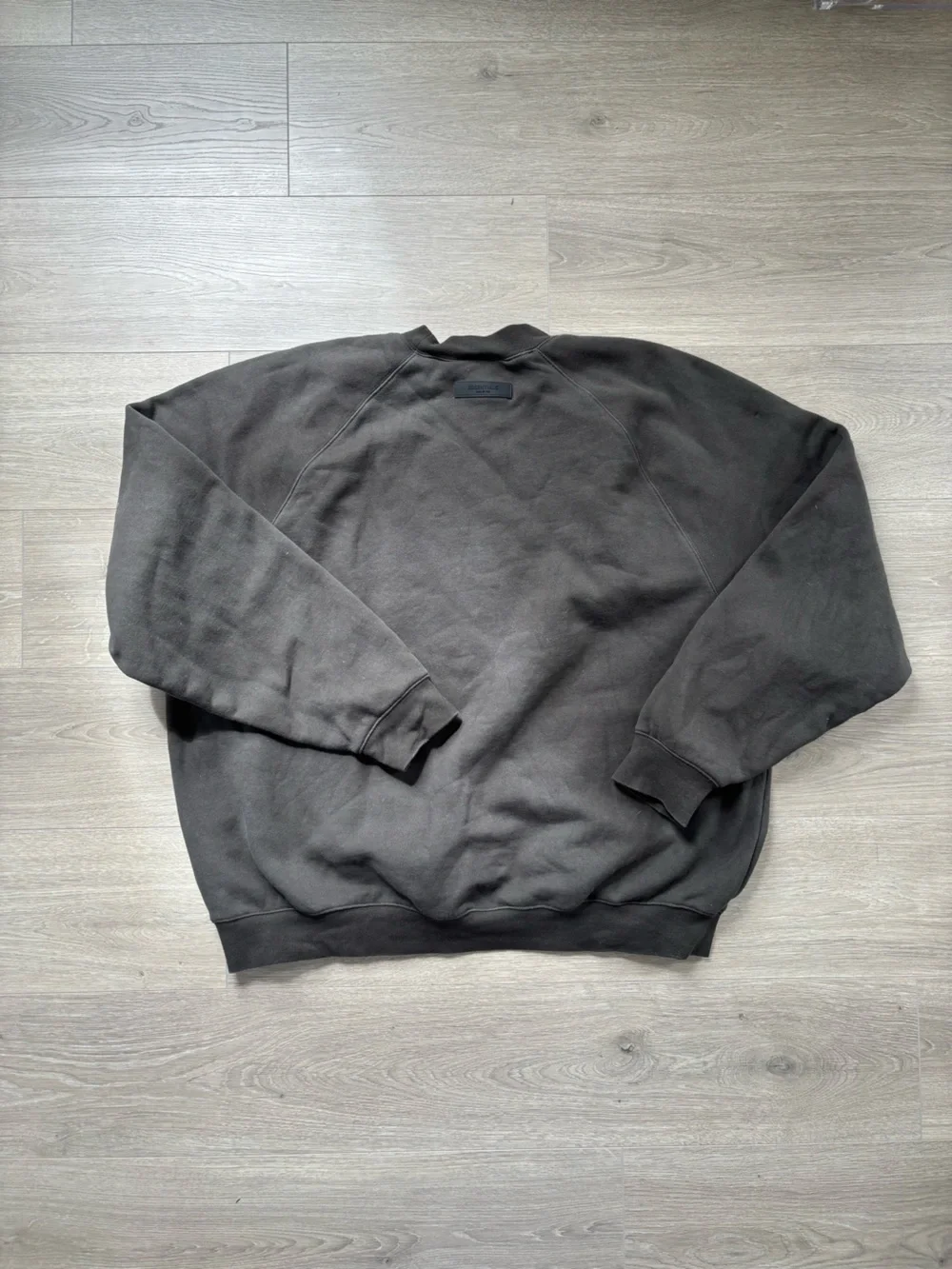 Fear of God Essentials Crewneck - Picture 4 of 5